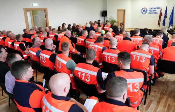 Изображение к статье: «Смотрят на одежду, а не на человека»: медик скорой обвинила коллег