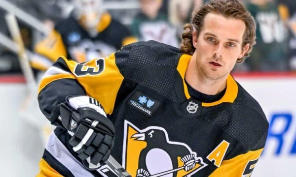 Изображение к статье: «Ванкувер» с латвийским хоккеистом Теодором Блюгером занял последнее место в регулярке НХЛ впервые за 54 года