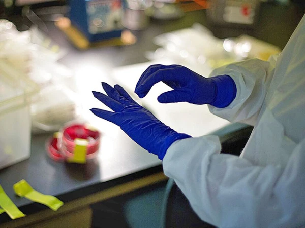 Изображение к статье: Оказывается, ученые сами вносят химические вещества в лабораторные образцы.