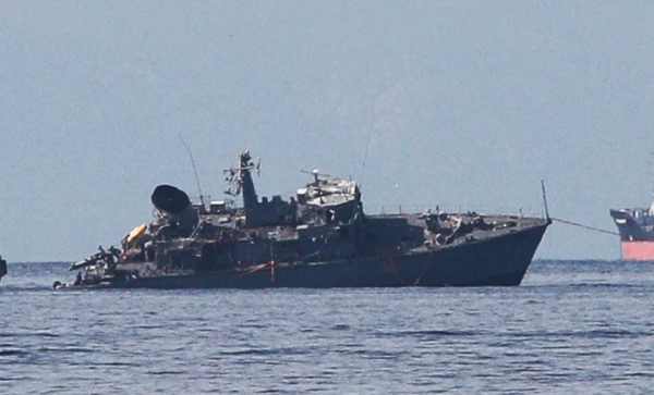 Сухогруз России в Азовском море поразил украинский дрон