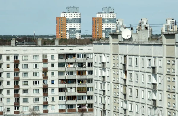 На какой тип серийных квартир в Латвии сохраняется повышенный спрос