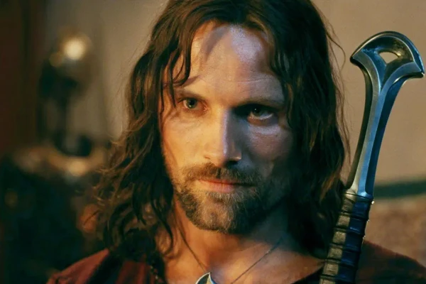 Изображение к статье: Вигго Мортенсен в роли Арагорна в кинотрилогии «Властелин колец»