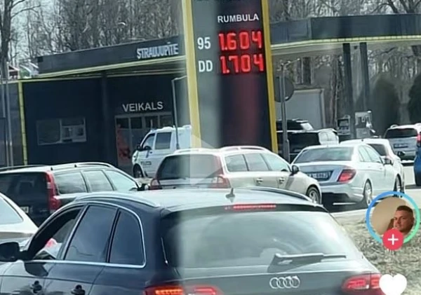 «Как в русские времена»: в Риге выстраиваются длинные очереди за бензином