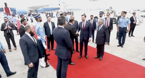 Вэнс прибыл в Исламабад на переговоры с Ираном