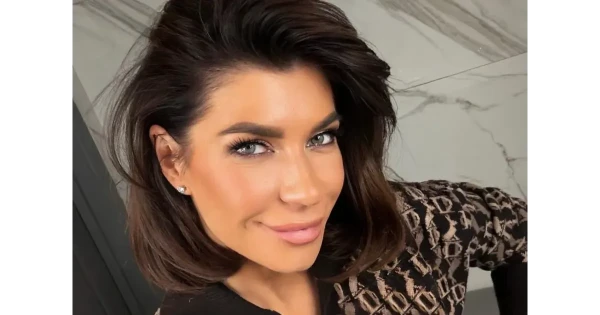 Изображение к статье: Скандал в театре: 44-летняя звезда «Ворониных» Екатерина Волкова уволена из-за «возраста»