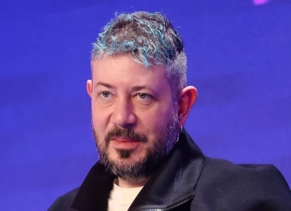 Изображение к статье: Эксперименты продолжаются: Лебедев появился с перебинтованной головой