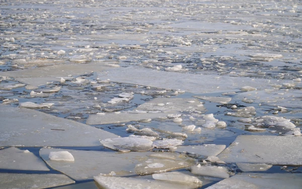 Изображение к статье: В Рижском заливе тает последний лед. В понедельник погодные условия определяет антициклон