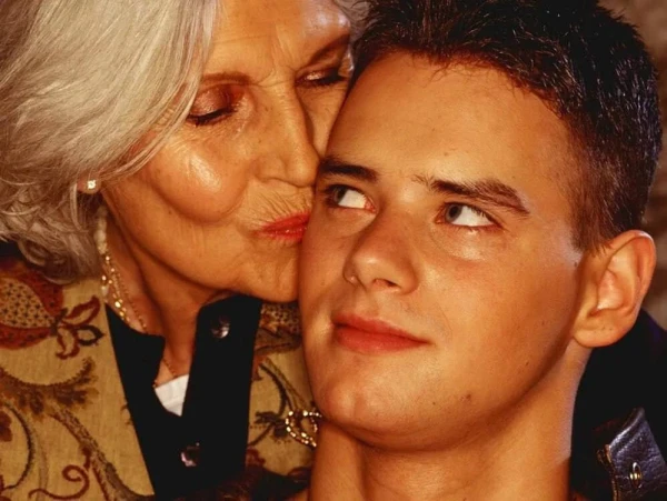 Изображение к статье: Секс с мужчиной моложе: стоит ли соглашаться и какие риски учитывать