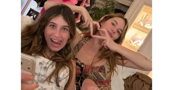 Эксклюзив: В Сеть просочилось редкое фото повзрослевшей дочери Абрамовича и Жуковой, ей уже 13!