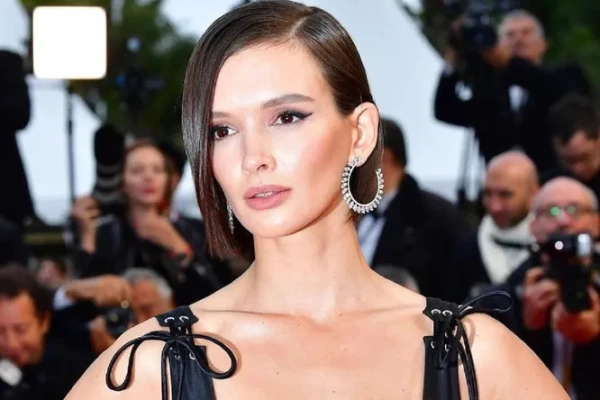 Паулина Андреева на фоне слухов о романе поделилась эффектными кадрами