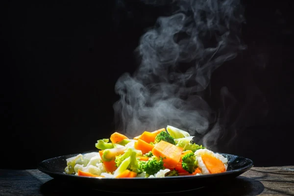 Этот трюк с льдом вернёт вкус вчерашней еде за минуты