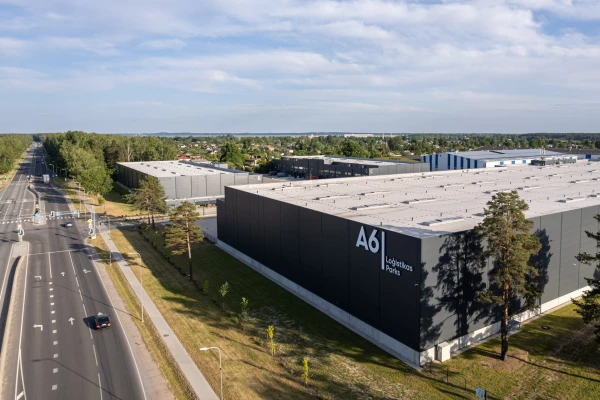 Изображение к статье: Склады в Риге попали в список Минобороны РФ.