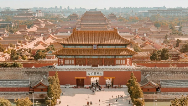 Изображение к статье: Китайский экономический маневр: триумф экспорта под угрозой ближневосточной турбулентности