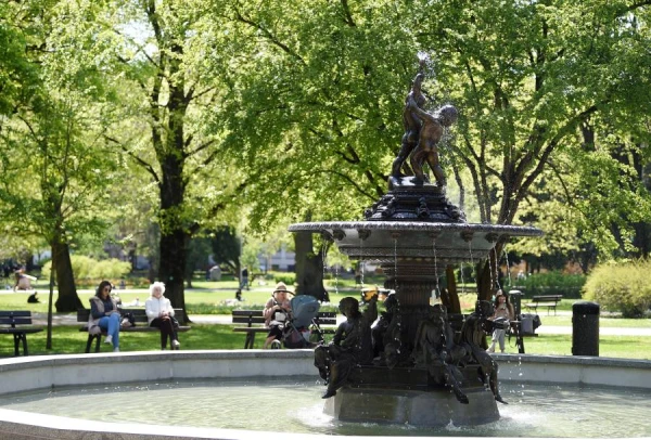 В Риге начинают работать фонтаны