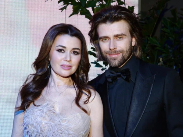 Нежный взгляд из прошлого: архивное фото Заворотнюк и Чернышева растрогало поклонников