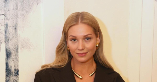 Изображение к статье: Кристина Асмус отпраздновала 38-летие с размахом: звездные друзья, слезы умиления и искренние признания