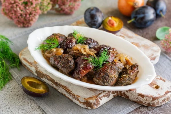 Куриная печень с фруктами: легкий рецепт сытного ужина