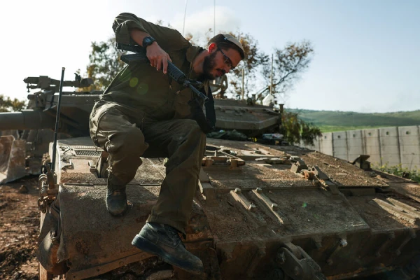 Изображение к статье: Возмутительный инцидент: Израильский солдат осквернил статую Иисуса Христа в Ливане