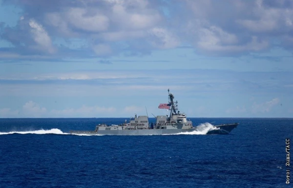 Драматический перехват: ВМС США взяли на абордаж иранский сухогруз в Оманском заливе