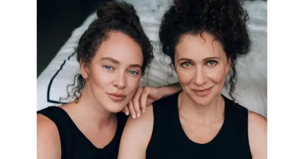 Ксения Раппопорт трогательно поздравила Аглаю Тарасову с 32-летием, поделившись милыми детскими снимками