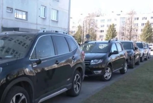 Водителям в Иманте стоит быть осторожными — орудует серийный вор зеркал