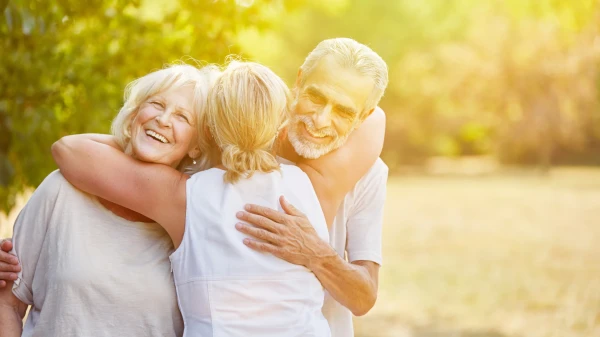 Не навредить заботой: как родителям выстроить границы со взрослыми детьми