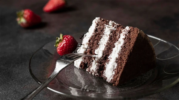 Изображение к статье: Неочевидный выбор: когда торт полезнее стакана сока