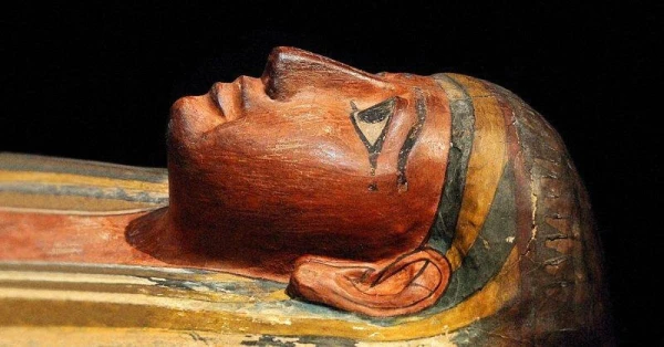 В мумии в Египте обнаружили редкий экземпляр поэмы «Илиада»