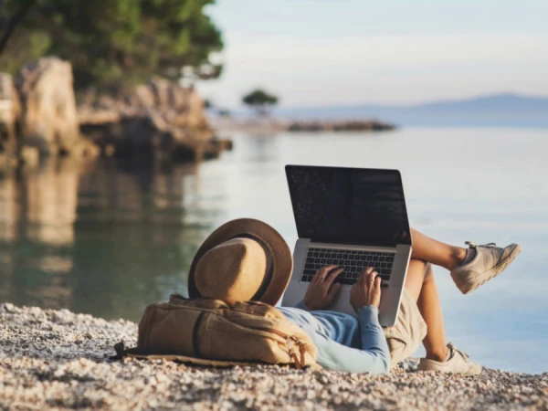 Изображение к статье: В рамках экономии бензина и дизеля европейцам разрешат не ходить на работу