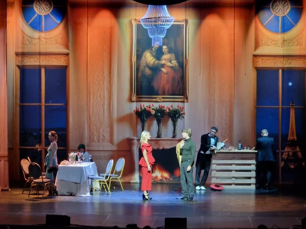 Зрителей приглашают на спектакль «Банкет в Париже»