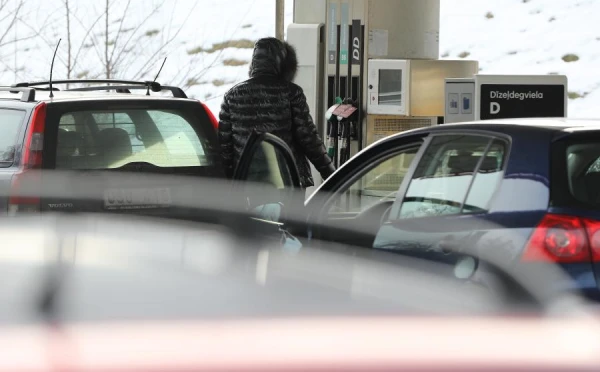 Изображение к статье: Плати и уезжай - Совет по конкуренции решил, что цены на АЗС выросли по правилам