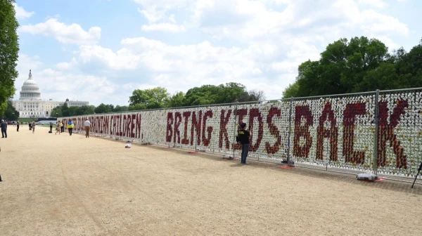 Молчаливый призыв в Вашингтоне: 20 000 плюшевых медведей требуют вернуть похищенных украинских детей