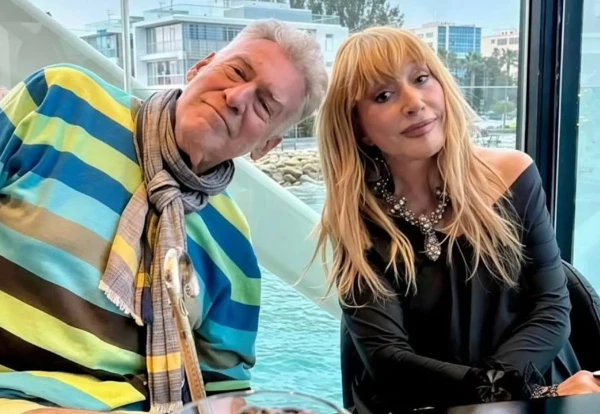 Изображение к статье: Звёздная встреча на Кипре: Алла Пугачёва и Артемий Троицкий отметили юбилей