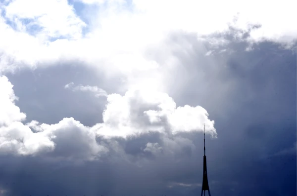 Суббота будет облачной и ветреной