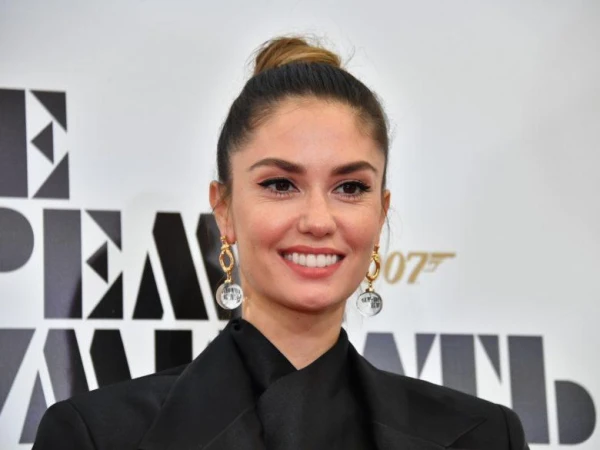 Агата Муцениеце и Пётр Дранга: редкое появление после пополнения в семье