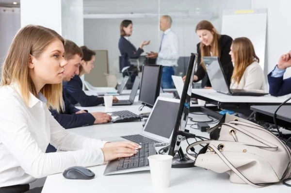 Изображение к статье: В Латвии новая напасть - опасный эффект «офисных ягодиц»