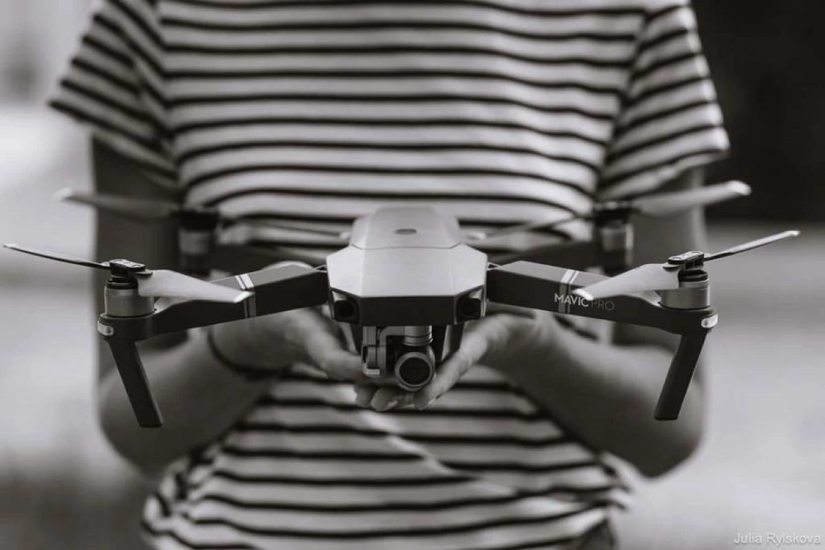 Изображение к статье: Зафиксировано в 2,3 раза больше нарушений, связанных с дронами, в том числе «водители» с промилле