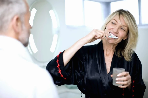 Изображение к статье: Неожиданная связь: как гигиена рта защищает от болезни Альцгеймера, по мнению ученых