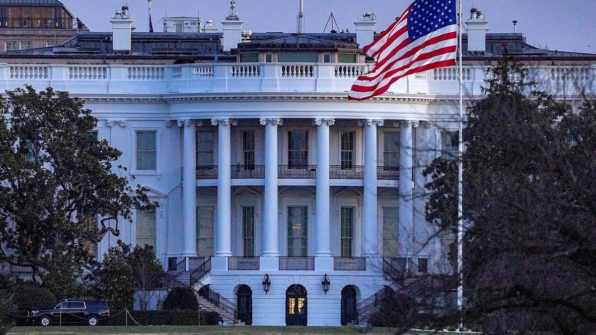 Изображение к статье: Белый дом возвращает незаконные пошлины: миллиарды долларов для импортеров