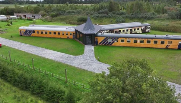 Переночевать в постели Пугачёвой! В Латвии откроют отель в VIP-вагонах поезда Рига-Москва