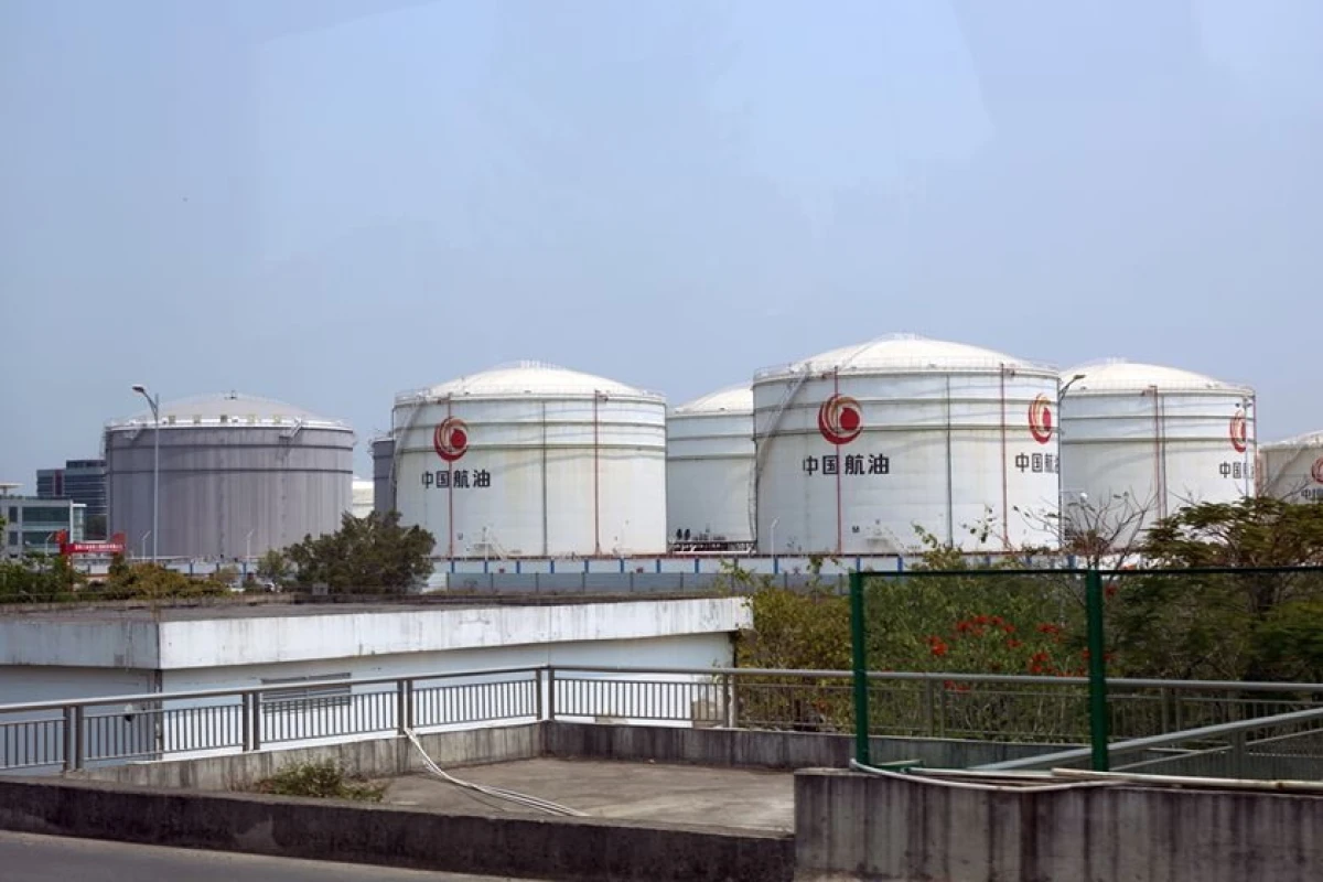 Изображение к статье: Китай намерен возобновить экспорт авиакеросина, дизеля и бензина