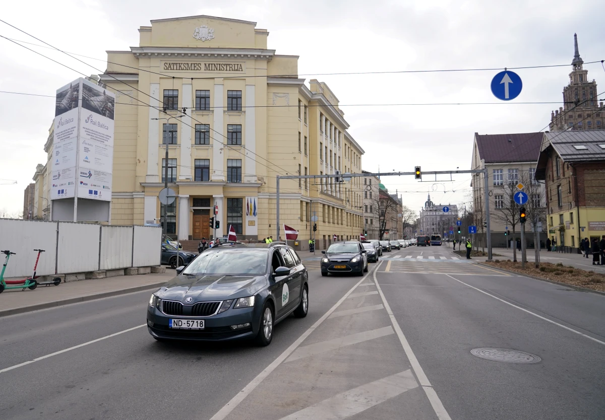 Изображение к статье: Реформа без сокращений? Министр пообещал не увольнять сотрудников