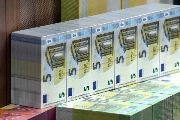 Госдолг растёт: сколько теперь должна Латвия