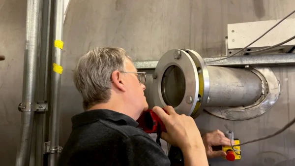 НАСА испытало литиевый двигатель мощностью 120 кВт — он может ускорить полёты на Марс