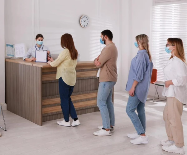 Изображение к статье: Диверсия в здравоохранении:  врачи уверены, что после перехода на электронные направления будет хаос