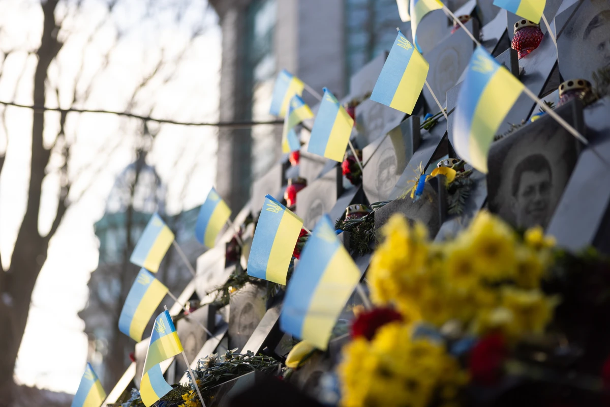 Изображение к статье: Украинцы всё меньше верят в гарантии безопасности со стороны США и Европы – опрос