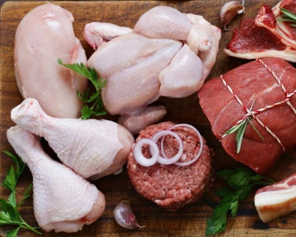 Следует ли мыть мясо перед его приготовлением