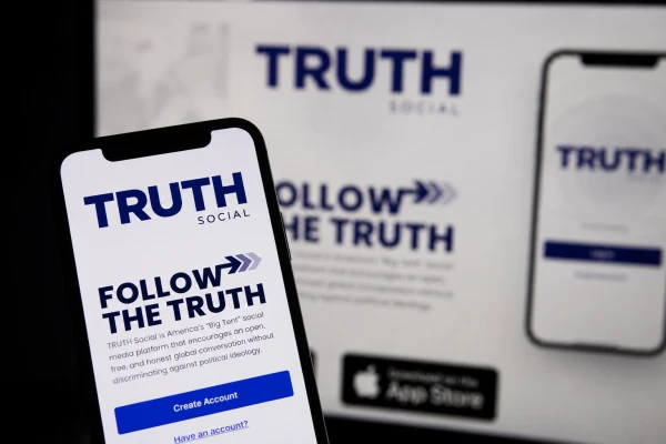 Мобильное приложение Truth Social