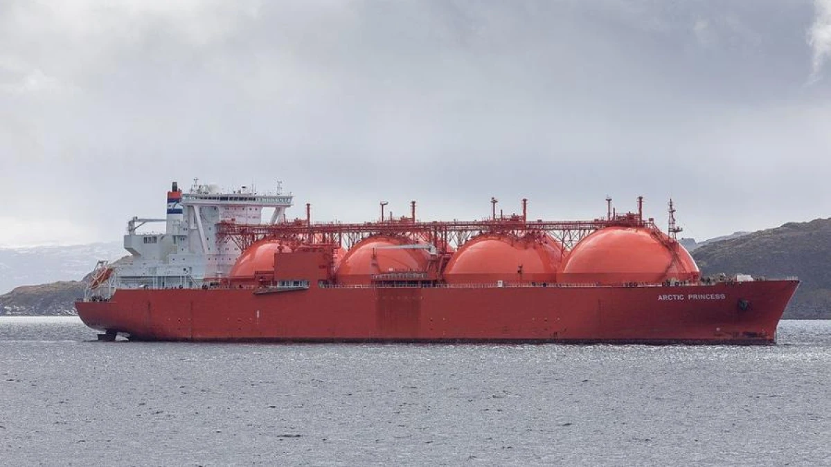 Изображение к статье: Газовоз