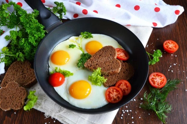 Как приготовить вкусную яичницу